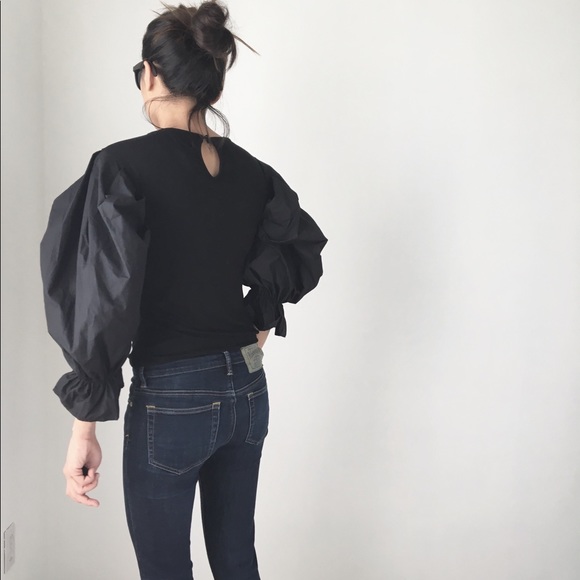 SLIM FIT TOP WITH PUFF SLEEVES - BLACK - Picture 4 of 6